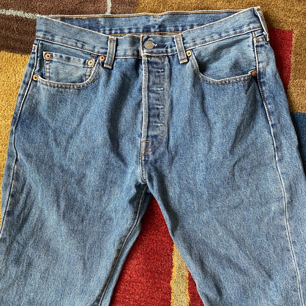 32L x 32W Levi’s 501 Jeans